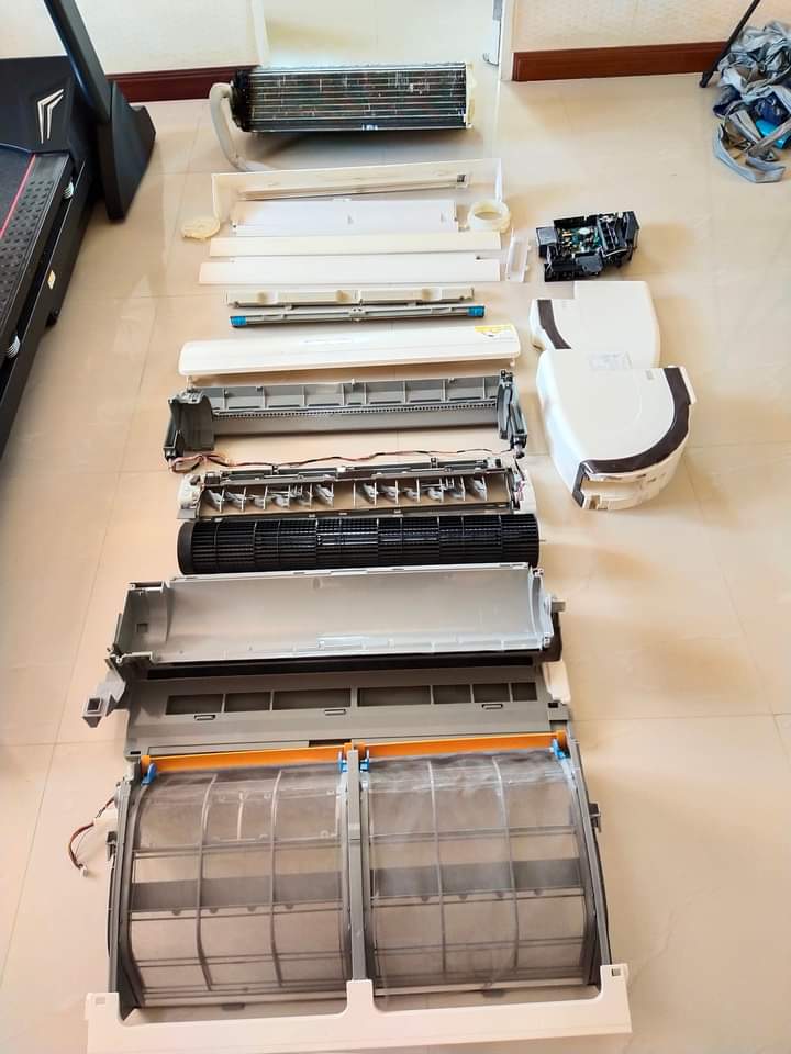 zharki2018's tweet photo. Bagian² indoor Daikin Urusara 7 buatan Jepang https://t.co/kYl7m7ESVS