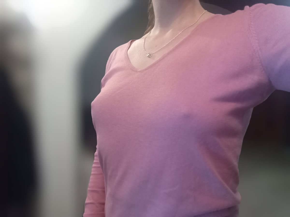 Maya_Coachman's tweet photo. V práci je to normálně na svetřík 😁 https://t.co/iW9NTPaiGq