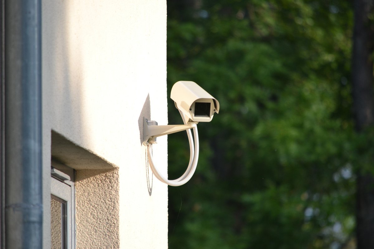 CaprockSecurity's tweet photo. Caprock Security offers top-of-the-line security camera systems to monitor your property 24/7. Keep an eye on what matters most with real-time alerts and video footage. Learn more at https://t.co/n1s3ZrE41m and secure your property today. #VideoSurveillance https://t.co/RsoYKMRq5X