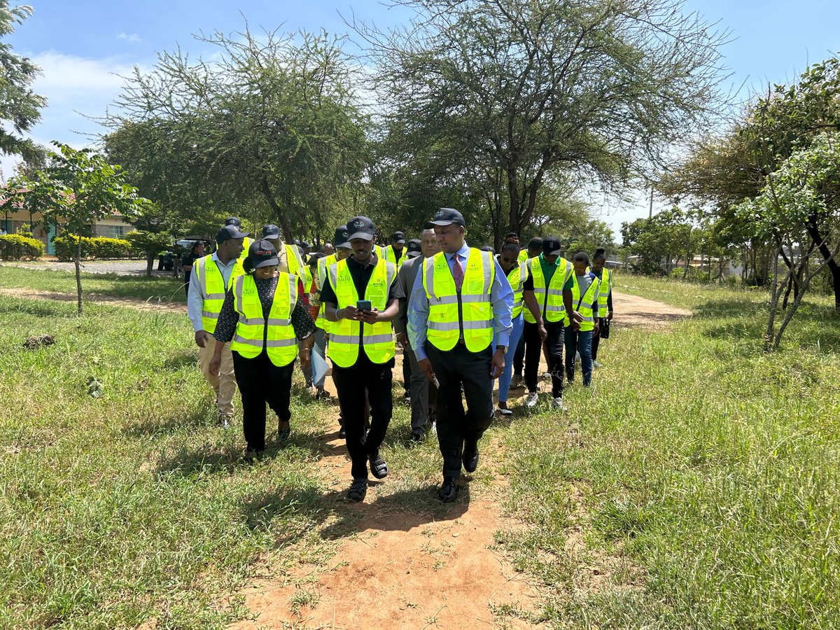 kalromkulima's tweet photo. Today, H.E. Mutula Kilonzo Junior, Governor of Makueni County, officially launched the digital soil sampling exercise at the Agriculture Training Centre in Muvau Kikumini ward, Makueni sub-county in Makueni County. https://t.co/Djez2AJHuX