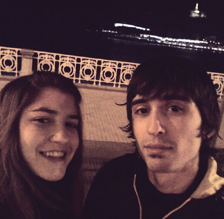 En 5 días llega una fecha muy especial, y es que hace 14 años empecé una relación con la persona más importante de mi vida!

Ese día debería ser un día especial de celebración, pero por desgracia, no lo va a ser...

Hace ya más de 2 meses que Erika y yo no estamos juntos.