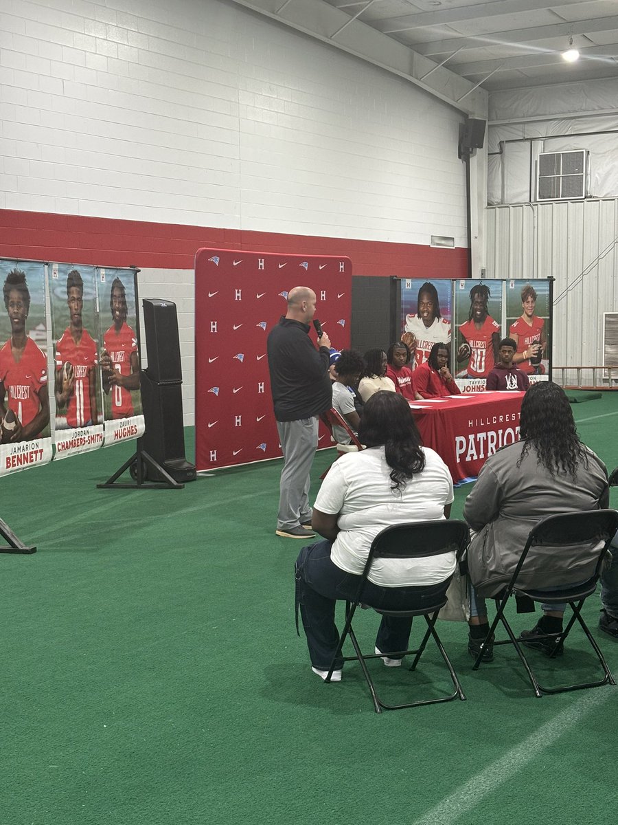 RecruitTheCrest's tweet photo. 34 players signed since @jamiemitchell85 has been the HBC at Hillcrest the last 4 years!!! That’s 8.5 players a year!!! Starters at Hillcrest have basically a 40% chance to play at the next level amazing to see congrats guys!
@HHSPatsFootball @AL7AFootball @AL_Recruiting https://t.co/MnprEgBsQc