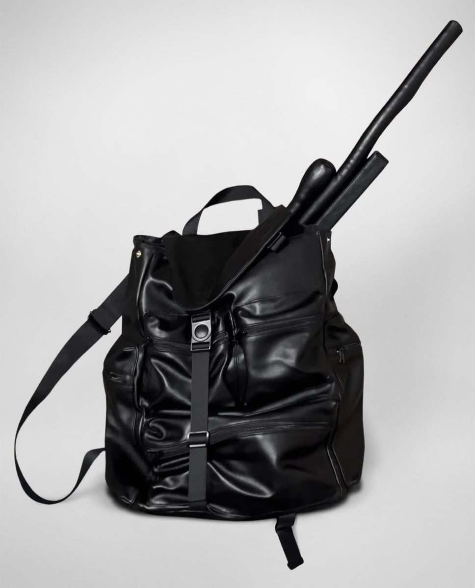 EdwardSkeletrix's tweet image. SYCKLI by Edward Skeletrix
Backpack (2022)