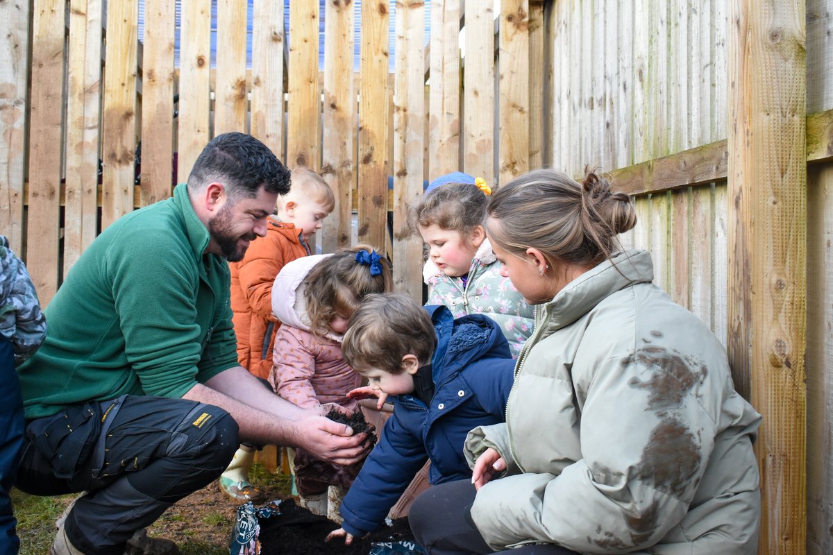 lullabynursery's tweet image. 🎉 To celebrate Lullaby Lane at Hogganfield Loch&apos;s first birthday, we planted an apple tree in our garden!

Our apple tree will be a sweet treat for the children and keep growing as the nursery and the little ones do to!

💚 Thanks to @ParadigmL_scape&apos;s for their help 🌿