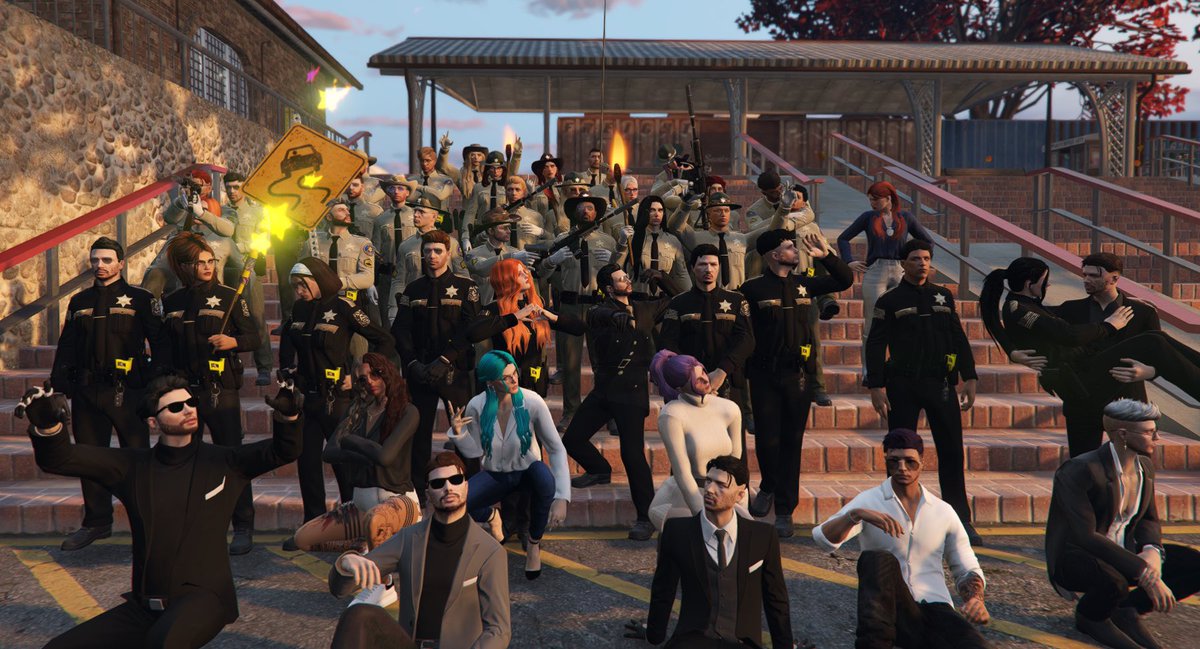 InfamesLEO's tweet image. El pasado domingo tuvo lugar la graduación de la promoción N°XVIII del BCSO.
Además los nuevos agentes fueron asignados a sus FTO que los acompañarán en esta nueva etapa.

Bienvenidos 🤠