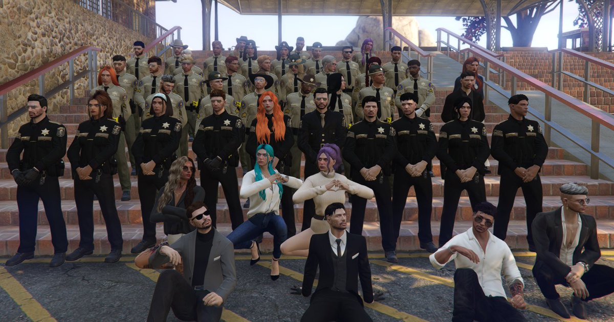 InfamesLEO's tweet image. El pasado domingo tuvo lugar la graduación de la promoción N°XVIII del BCSO.
Además los nuevos agentes fueron asignados a sus FTO que los acompañarán en esta nueva etapa.

Bienvenidos 🤠