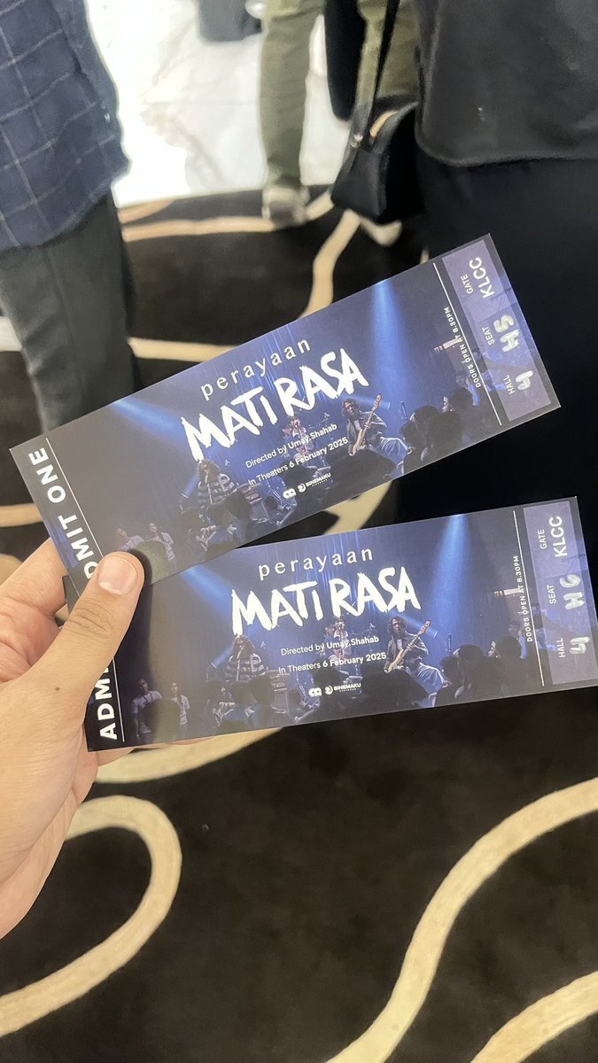 brgsjks's tweet photo. Kalau korang dah lama tak nangis, boleh cuba tengok filem ni.

Perayaan Mati Rasa. 

Ingatkan Iqbaal Ramadhan yang jadi backbone cerita ni, rupa rupanya Iqbal 10% je dari perfection movie ni. Yang lagi 90% datang dari storyline tu sendiri.

Sedih beb. https://t.co/75LS93agbe