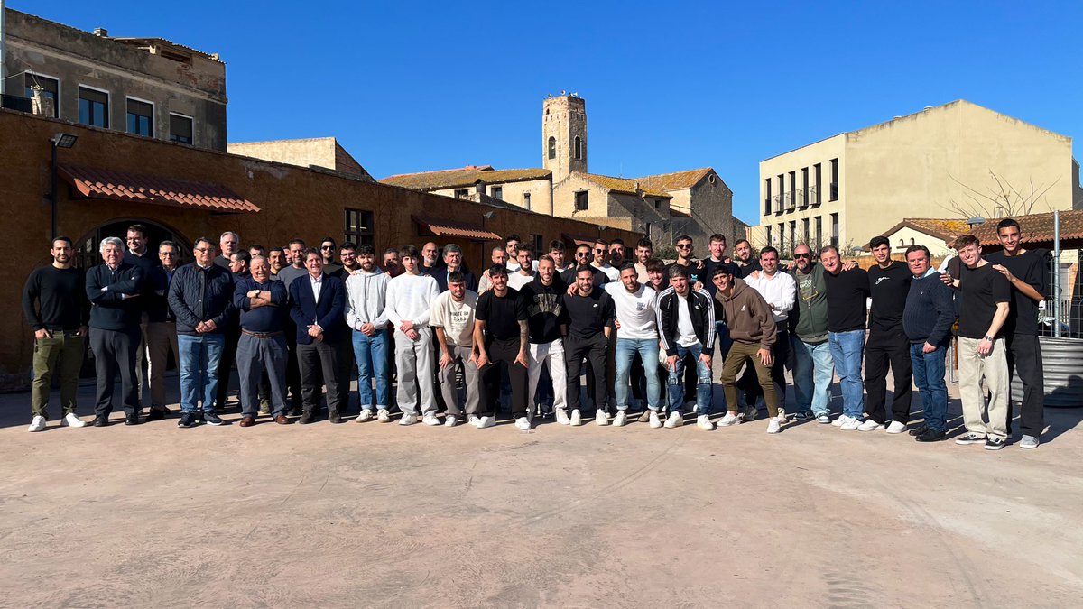 🧩 Calçotada per fer equip 

📍 Ca Vidal, Perafort 
#14milraons