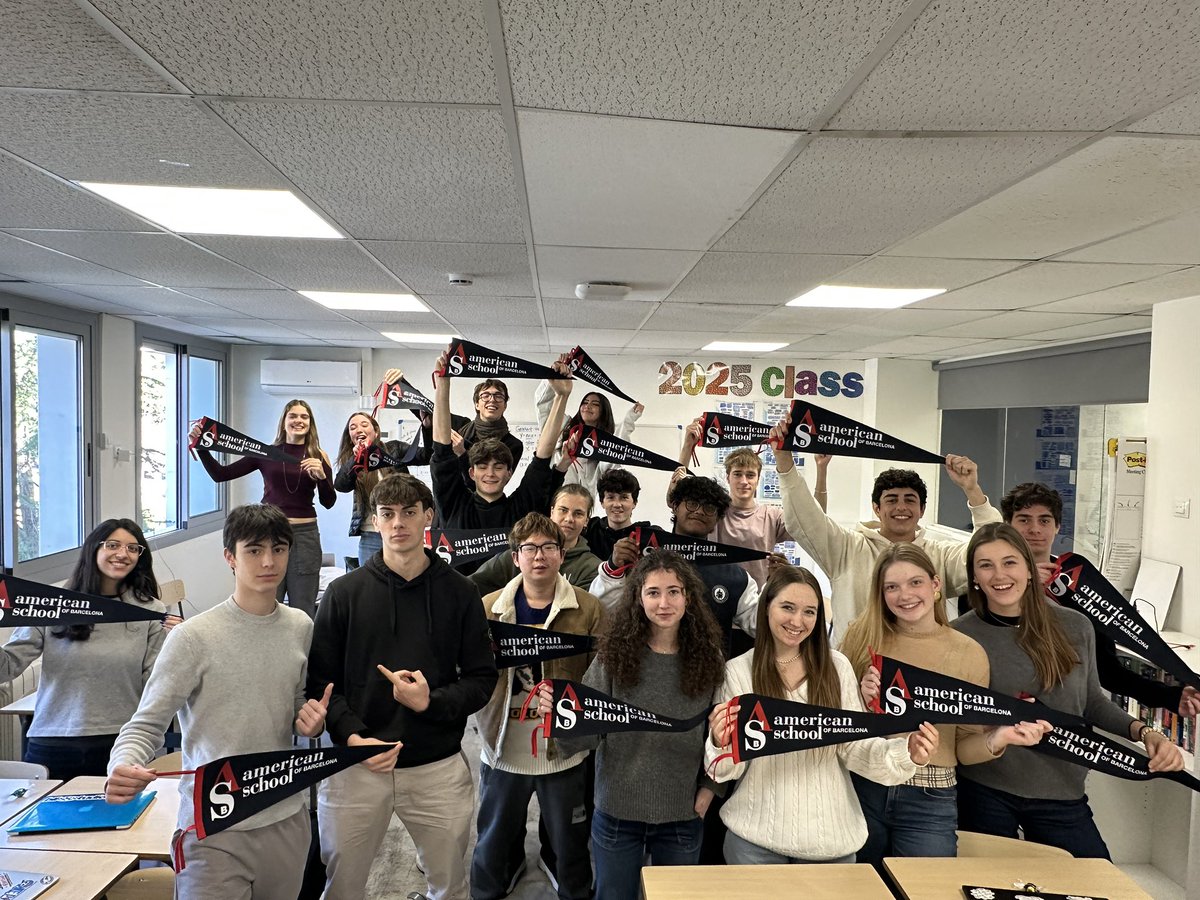 Welcoming our newest “almost” alumni to our alumni association this week! 😻 The Class of 2025 marked an important milestone as they registered-a first step towards their graduation to ensure they remain connected to the school <a href="/ASBschool/">American School of Barcelona</a> community long after they walk the stage.
