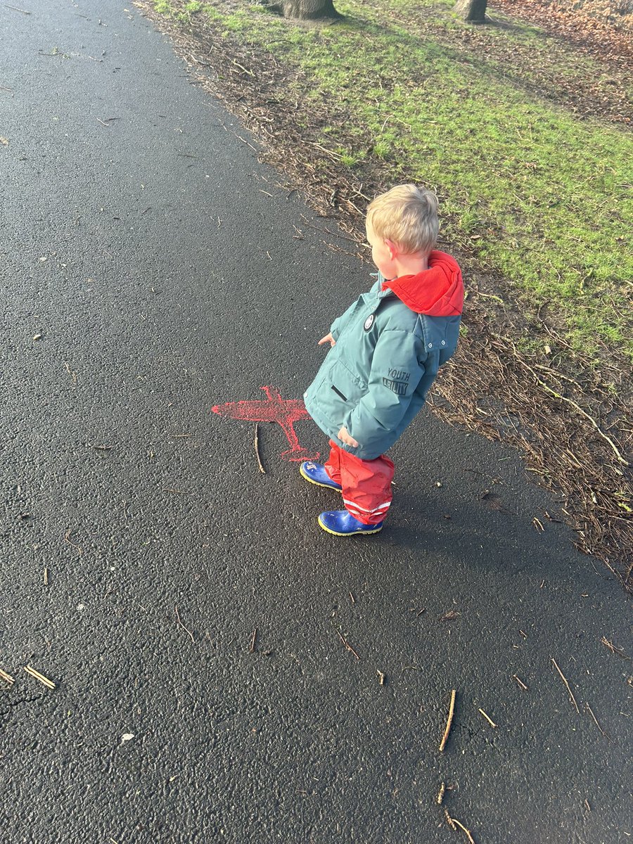 Today we explored our local community looking for aeroplanes. We stumbled upon quite a few planes when heading towards Inchyra Park.