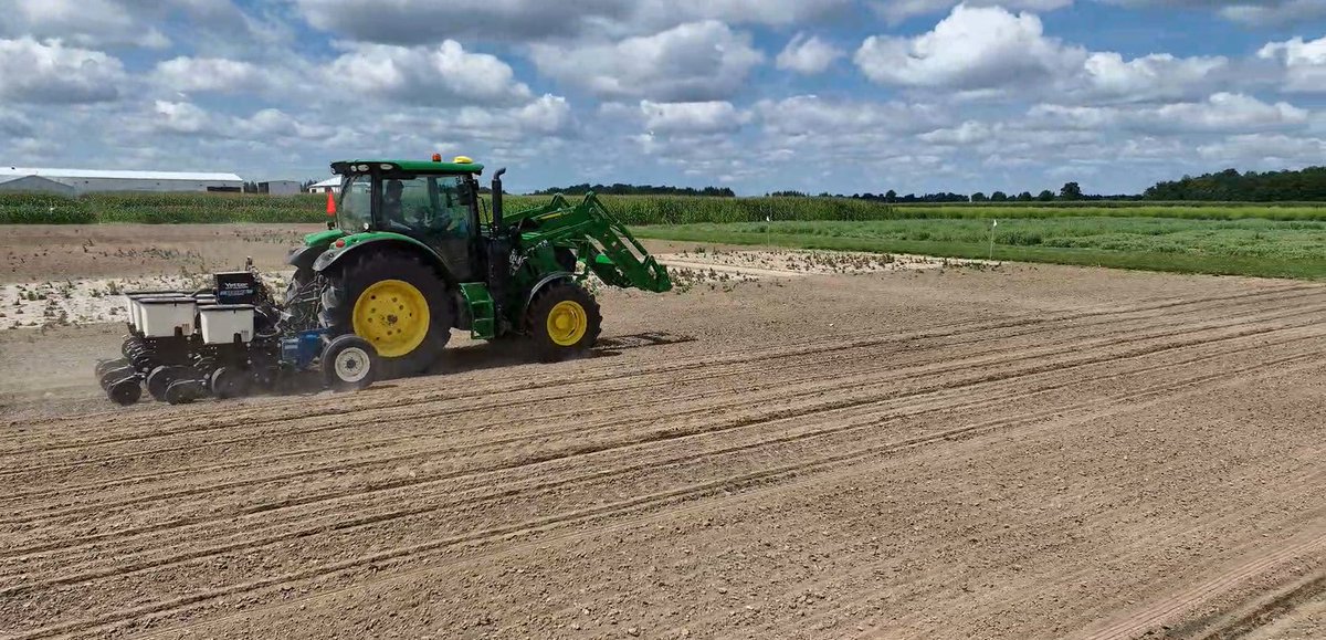 Are you completely satisfied with your job?

The <a href="/BASFAgSolutions/">BASF Agricultural Solutions Canada</a>  London Research Farm is looking for a new team member who likes organization and field agronomy. Please reach out to find out more. RT's appreciated. ca.indeed.com/viewjob?jk=0c1…