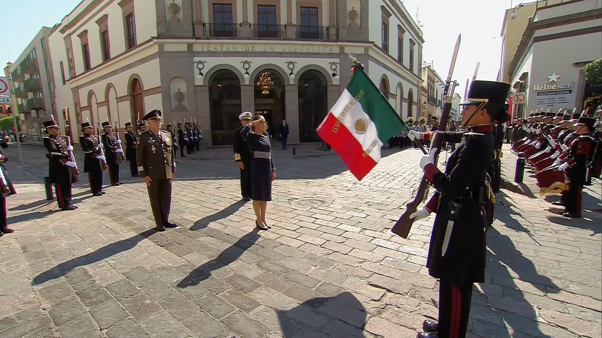 Asistimos a la Ceremonia de Conmemoración del 108 Aniversario de la Promulgación de la Constitución Política de los Estados Unidos Mexicanos de 1917, encabezada por nuestra Presidenta <a href="/Claudiashein/">Claudia Sheinbaum Pardo</a>, en el histórico Teatro de la República, en Querétaro.

Con este encuentro,