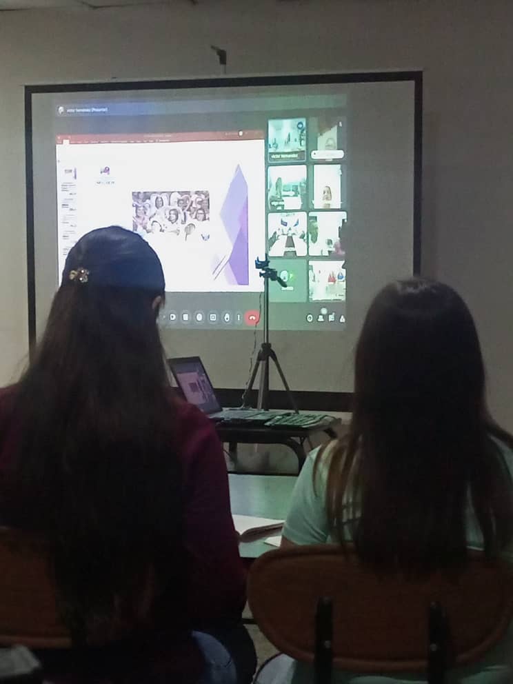 misiontachira1's tweet photo. #Hoy|Misión Robinson Estadal presente en Video Conferencia Nacional sobre Planificación y Organización de actividades del marco del vértice 2.
@NicolasMaduro 
@HectoRodriguez 
@MisinRobinsonP2 
@FreddyBernal 
@Berzabethg1 
@LuzTachira23 
@B3ND3CIDA 
@Neryam_Q 
@LUCYMedina895 https://t.co/so8PK4JrRp