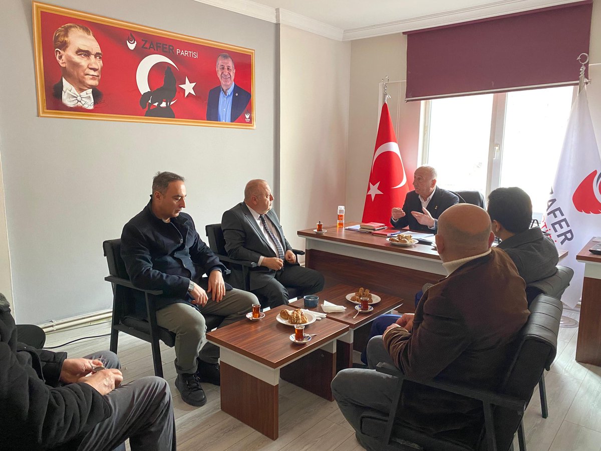 Amasya barosu  başkanımızın partimizi ziyaretleri bizleri onurlandırmıştır.kendilerine ve şahsında bütün baro üyesi avukatlarımıza partim ve yönetim kurulu arkadaşlarım adına teşekkür ediyorum