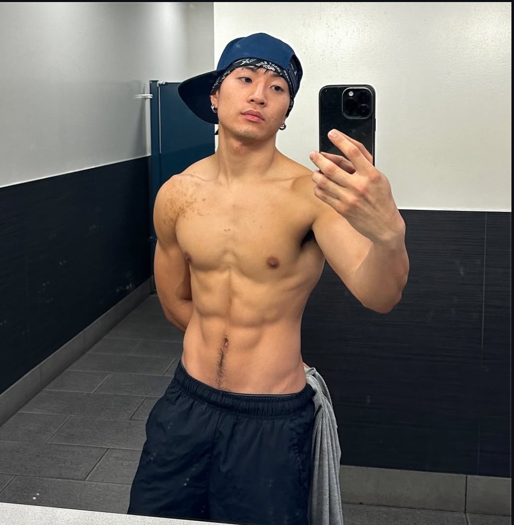 jace23499's tweet photo. I got hot pics fellow me, repost,like comment, and wait for the surprise 😮 gay 🏳️‍🌈😍😍😍 https://t.co/7OSTapS4bx