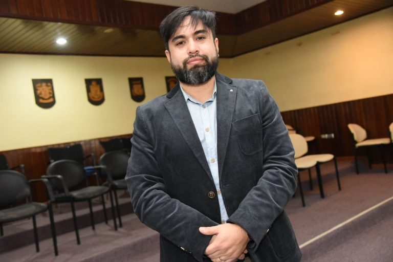 rioenlinea's tweet photo. La demanda laboral que complica al SEREMI del Trabajo de Los Ríos: Habría sentencia la próxima semana https://t.co/fz6rcfEFvL #Valdiviacl https://t.co/m5QGUhIuWF
