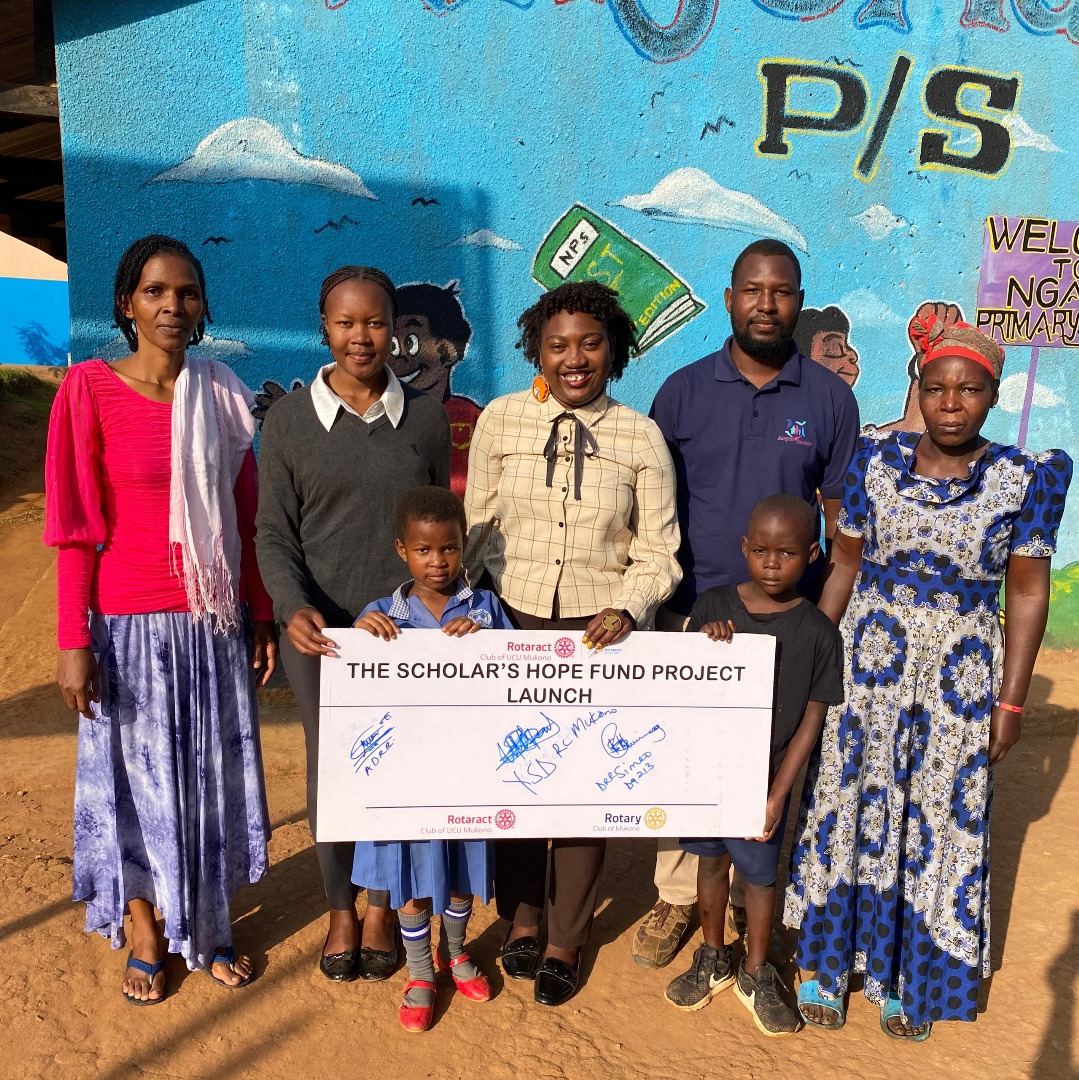 UCURotaract13's tweet image. Our club has launched a 7-year project to sponsor the education of 2 children at Ngandu Primary School from P1-P7 every term, covering their school fees and scholastic materials.
Meet Ashley and Imran with their parents our new Rotakids in P1