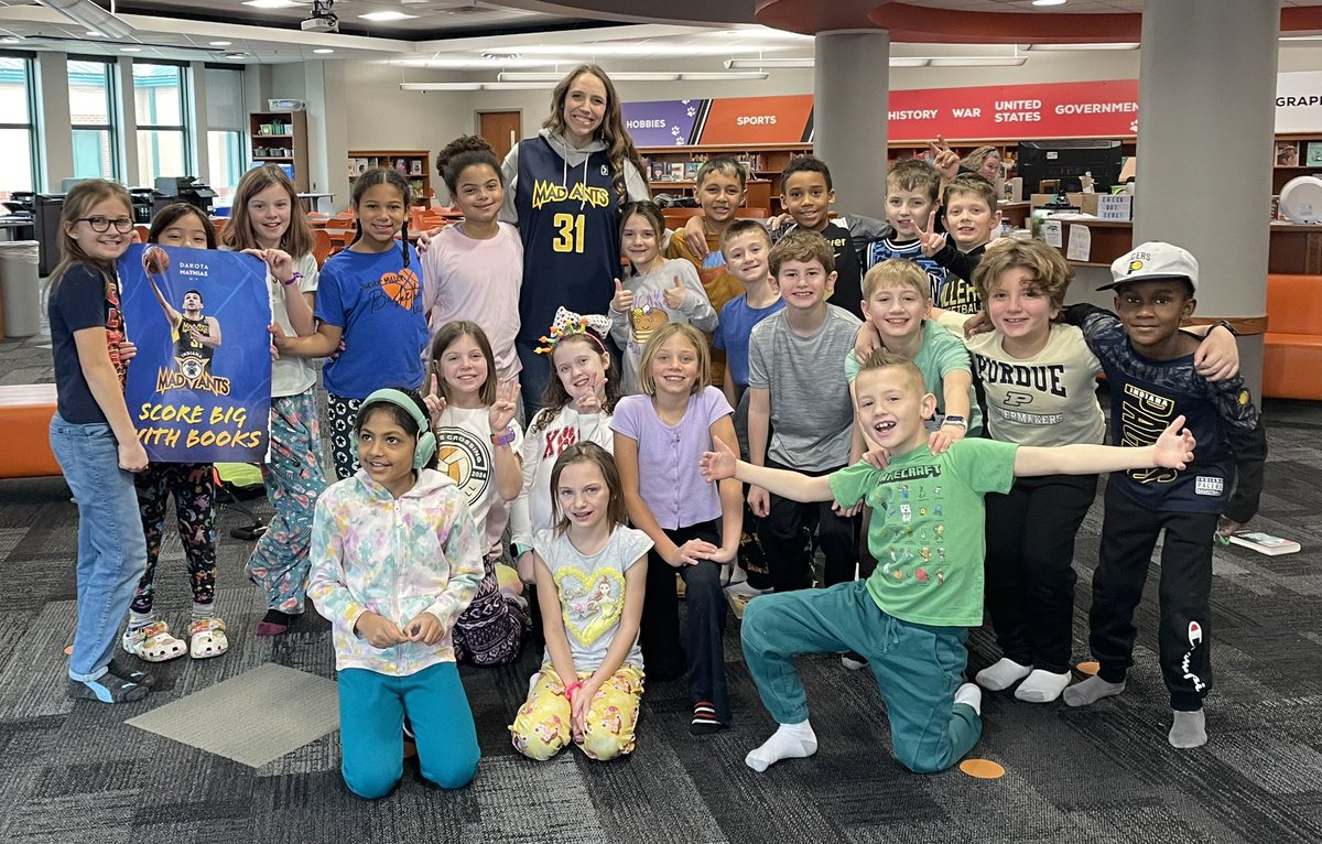 It’s Basketball Family Night <a href="/NobleCrossing/">Noble Crossing</a>! We are celebrating our reading program with @TheMadAnts!