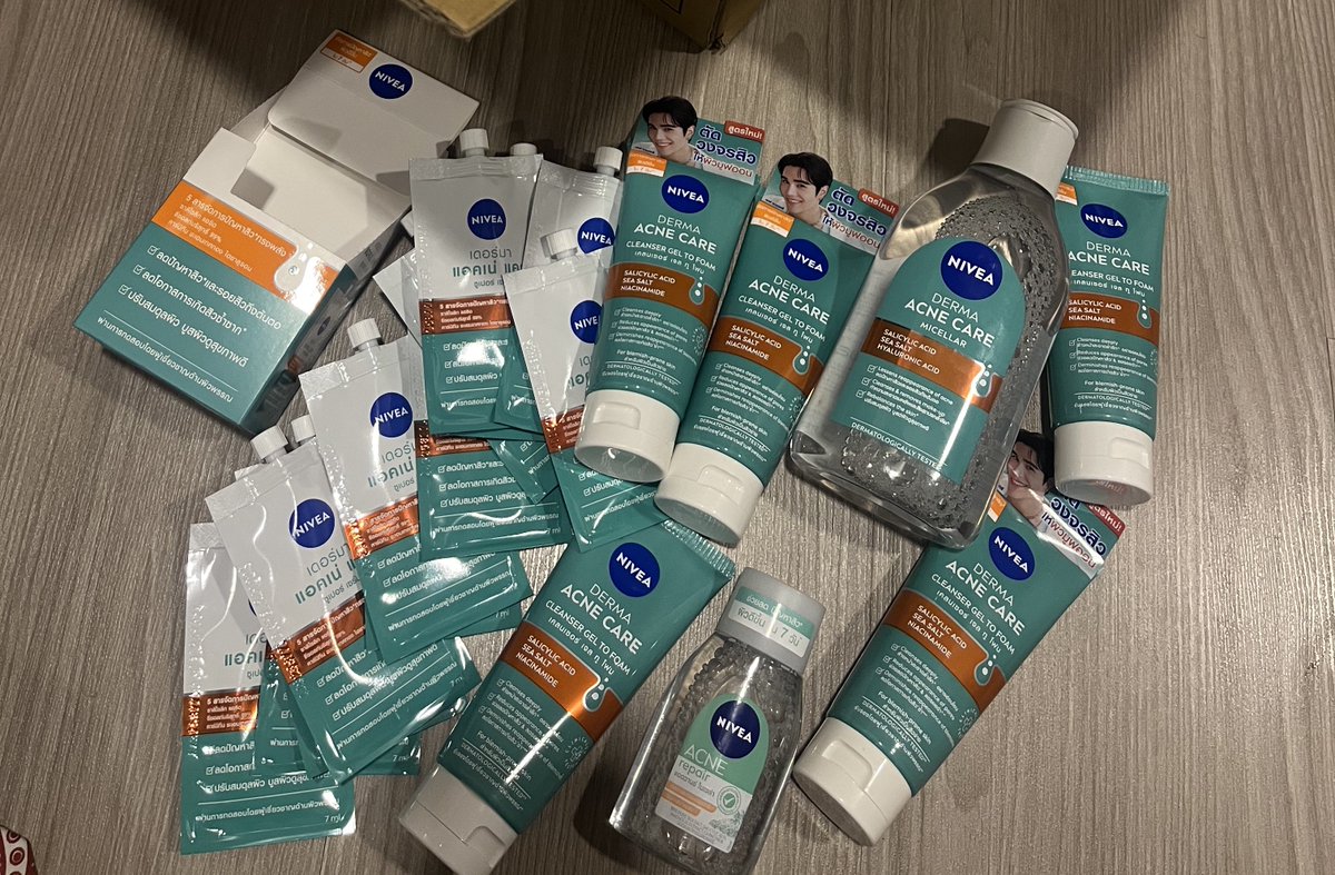 mikimokixx's tweet photo. ชั้นก็ทำเต็มที่แล้วเจฟฟฟ ใครต้องการซื้อ ทักชั้นด่วน ลด50% 60% ไปเร่ยค่าาาาาา #NIVEAXJEFFSATUR #Jeffsatur https://t.co/sJ6OHcOnt3
