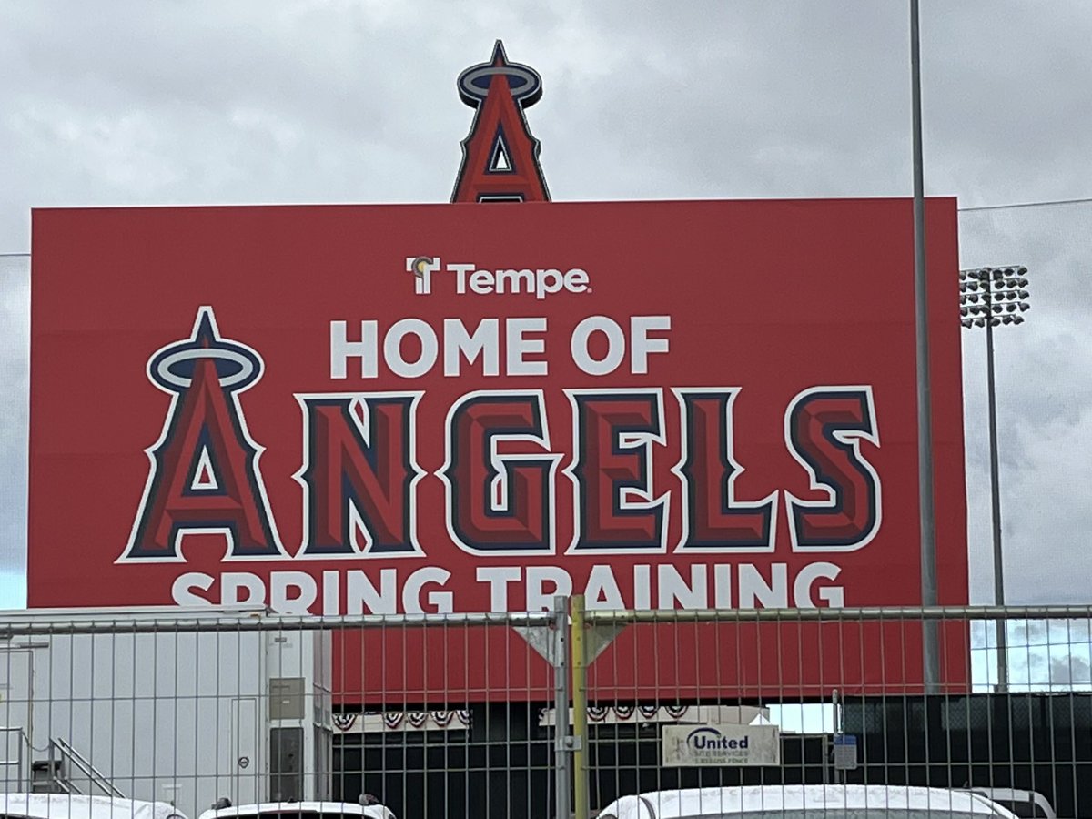 halo_diehards's tweet image. As Die Hard Halo fans, we are blessed to drive by this sign everyday on the way to work!! 

Lot of activity already taking place, baseball is in the air!!!!! ⚾️🏟️
#SpringTraining25 #Baseball