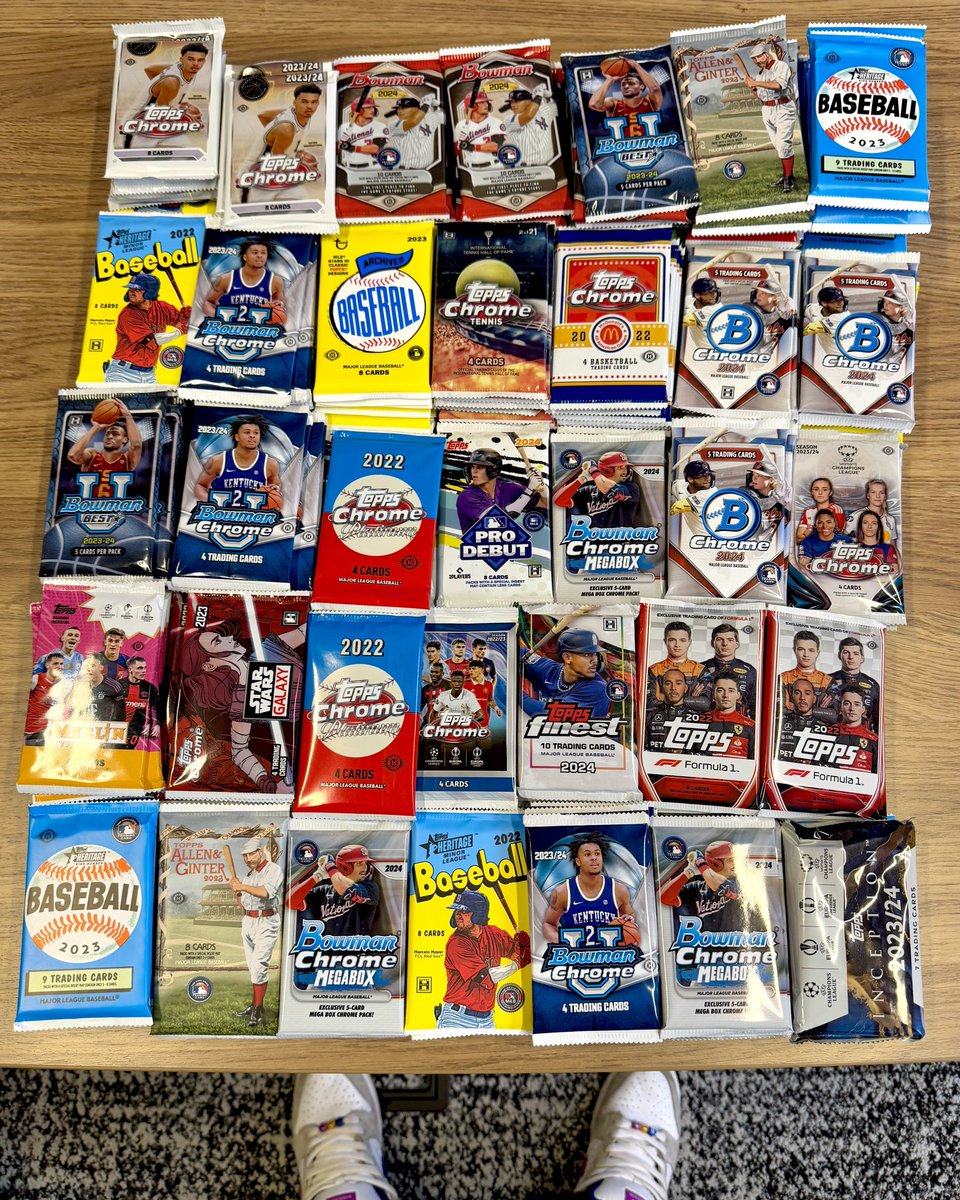 To say thanks for 375k followers, we’re giving away 375 sealed packs for FREE!!

TO ENTER:
Just like this post &amp; follow <a href="/Topps/">Topps</a>! ❤️