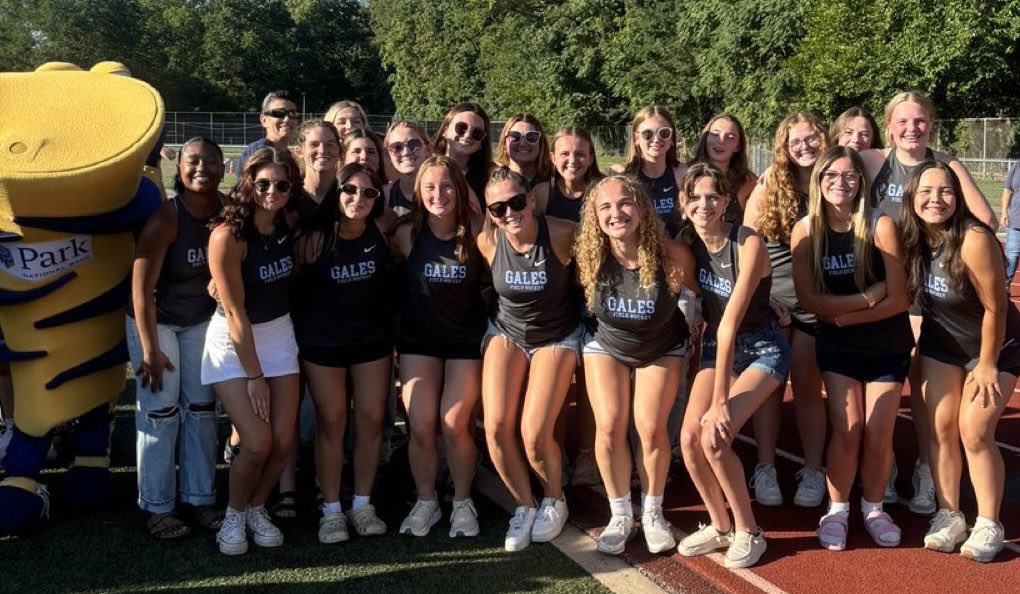 lanc_softball's tweet photo. Happy National Women in Sports Day! I am so blessed to be able to spend lots of time with these girls and lucky to be their coach! https://t.co/8lkALQ6DmL