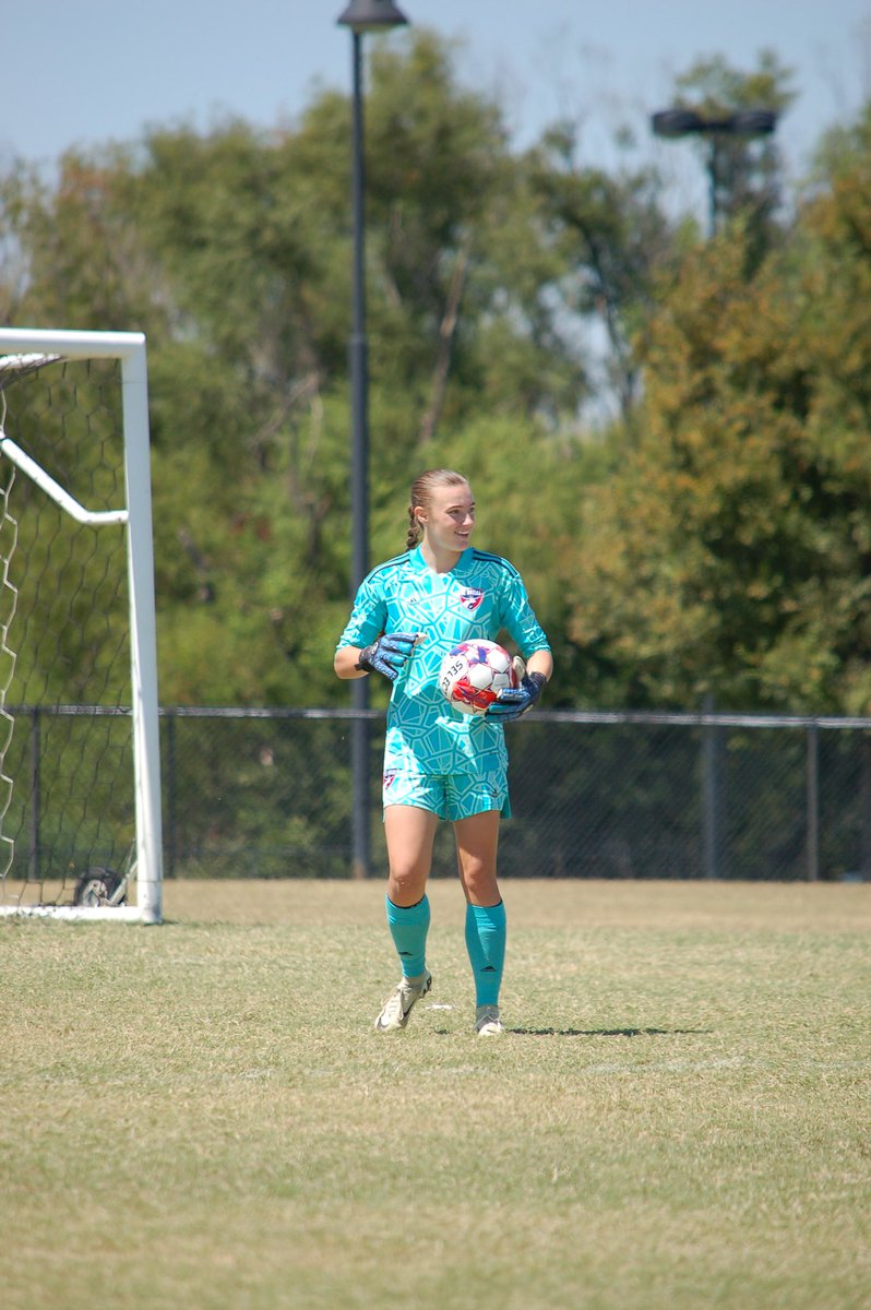 We are excited to announce the signing of Lauren Short! The athletic shot stopping goalkeeper will join the Mustangs this Fall 25’ season upon graduating from Emerson HS in Frisco, TX 
#WelcomeToTheStangGang