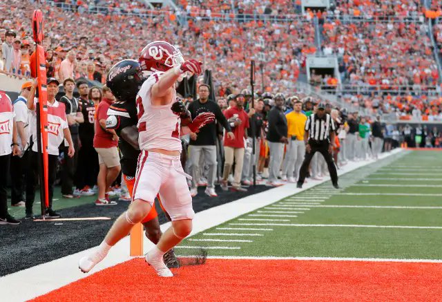 Mr. Williams here, he don't play. Right? tweet media