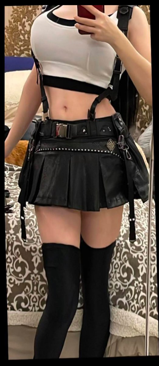 Phoenixhimesama's tweet photo. Missing this outfit so much. ♥️ https://t.co/hrJjtTx3RX