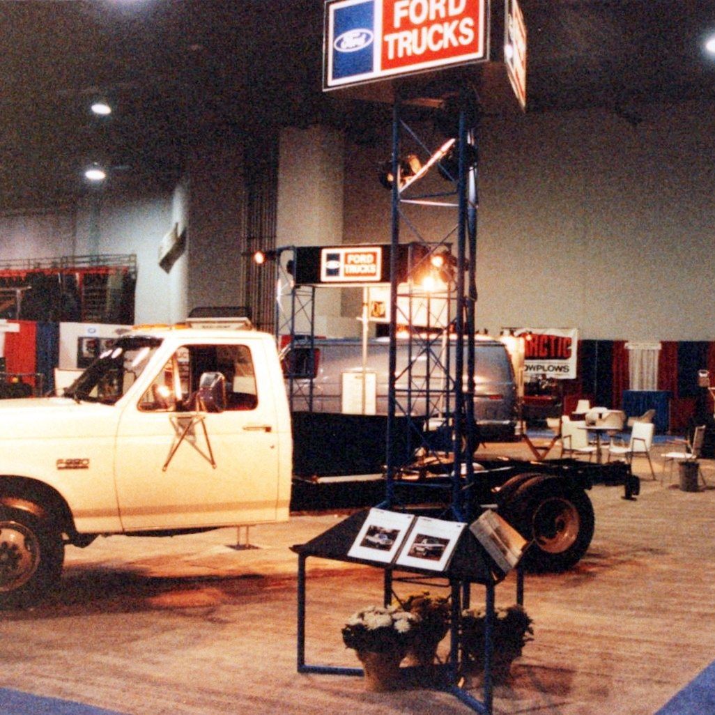 ClementTrailers's tweet photo. Serving 90s trade show realness since before the internet was a thing. 📟☎️ Clement’s been hauling long before your Wi-Fi. 😂 #WayBackWednesday
#BuiltToLast #TradeShow #ClementIndustries https://t.co/gN1ugudCQs