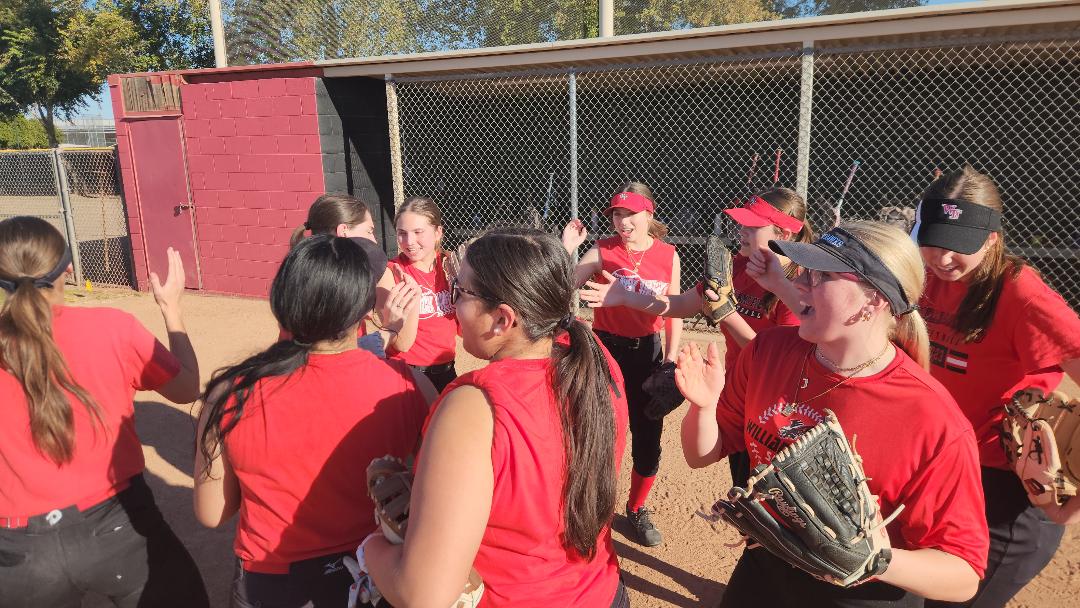 WFHS_Softball's tweet photo. As we ramp up toward tryouts, we are in the midst of the annual Black vs. Red series - competitions and scrimmages.
Black took Game 1 8-5 with Red bringing the tying run to the plate but just couldn't get the big hit.
#CompeteDaily
@AZPreps365 @KevinMcCabe987 @AZinthecircle https://t.co/WFgtaiZqJ1
