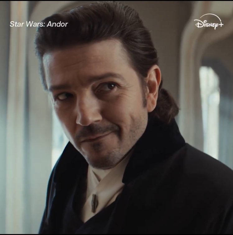 StarWarsExplain's tweet image. Cassian paying Mon Mothma a visit? 👀 very similar architecture 🤔