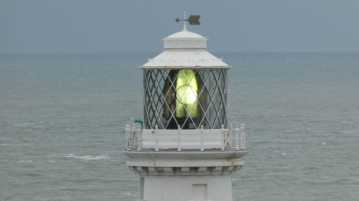 prin1969's tweet photo. @DailyPicTheme2 Wednesday 5 February

Today’s Daily Picture Theme is ‘Lighthouse'

RT or reply with your own photo 

Tomorrow’s theme will be ‘Moss'

#DailyPictureTheme

Maintaining the lighthouse at South Stack (may need to zoom in a bit) https://t.co/pC7m7Ypg7n
