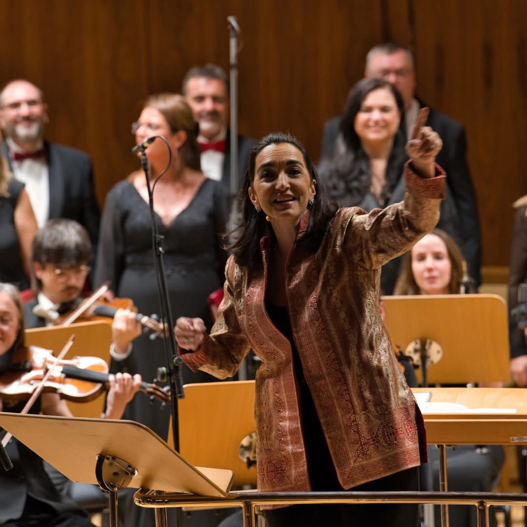 GrupoTalia's tweet photo. ✨ ¿Qué tienen en común un violín, una viola, un violonchelo y un contrabajo? No solo su sonido mágico, sino también sus secretos… y el 15 de febrero los revelaremos todo.

Dirigido por Silvia Sanz Torre, exploraremos los instrumentos de cuerda frotada

https://t.co/pribBrMLUH https://t.co/7LUWiWmhmz