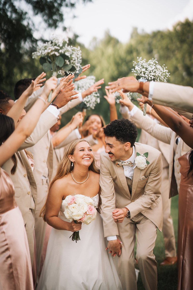 🌹Valentine’s Day Special! 🌹🌹

Love is in the air—and so are BIG savings! 🌹📷

Book our largest Murphy Photography and Film package (Photo and Video) by February 14th and get $1,000 OFF your wedding package! Don’t miss this limited time offer to capture your special day with
