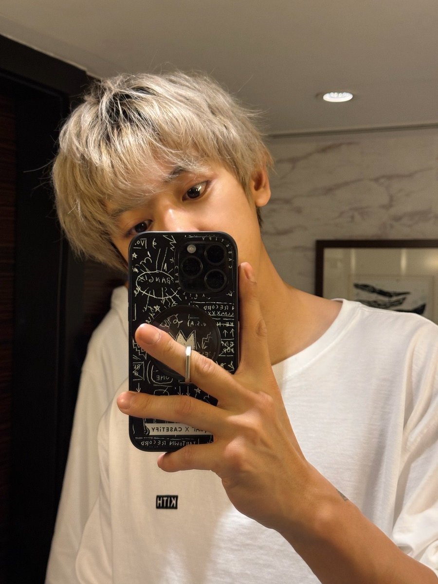exoglobal_media's tweet photo. 🫧 #CHANYEOL 
@weareoneEXO https://t.co/SjlfGf9Io6