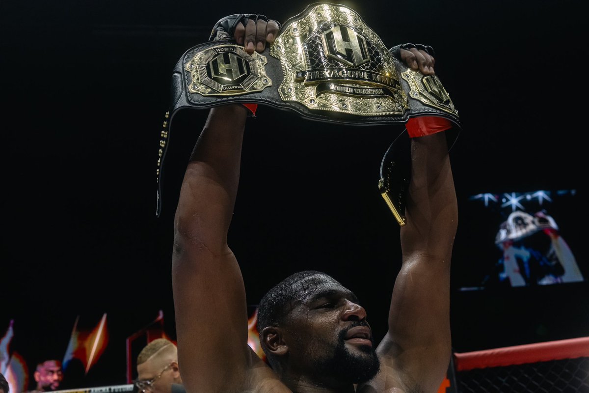 🏆 PRINCE AOUNALLAH CONSERVE UNE NOUVELLE FOIS SA CEINTURE !

Au delà de la très belle victoire de Prince, c’est aussi une aventure commune qui dure depuis 15 ans. Une histoire de personnes qui ont vécu par et pour ce sport. Une histoire de valeurs 👊.
Merci et bravo champion.