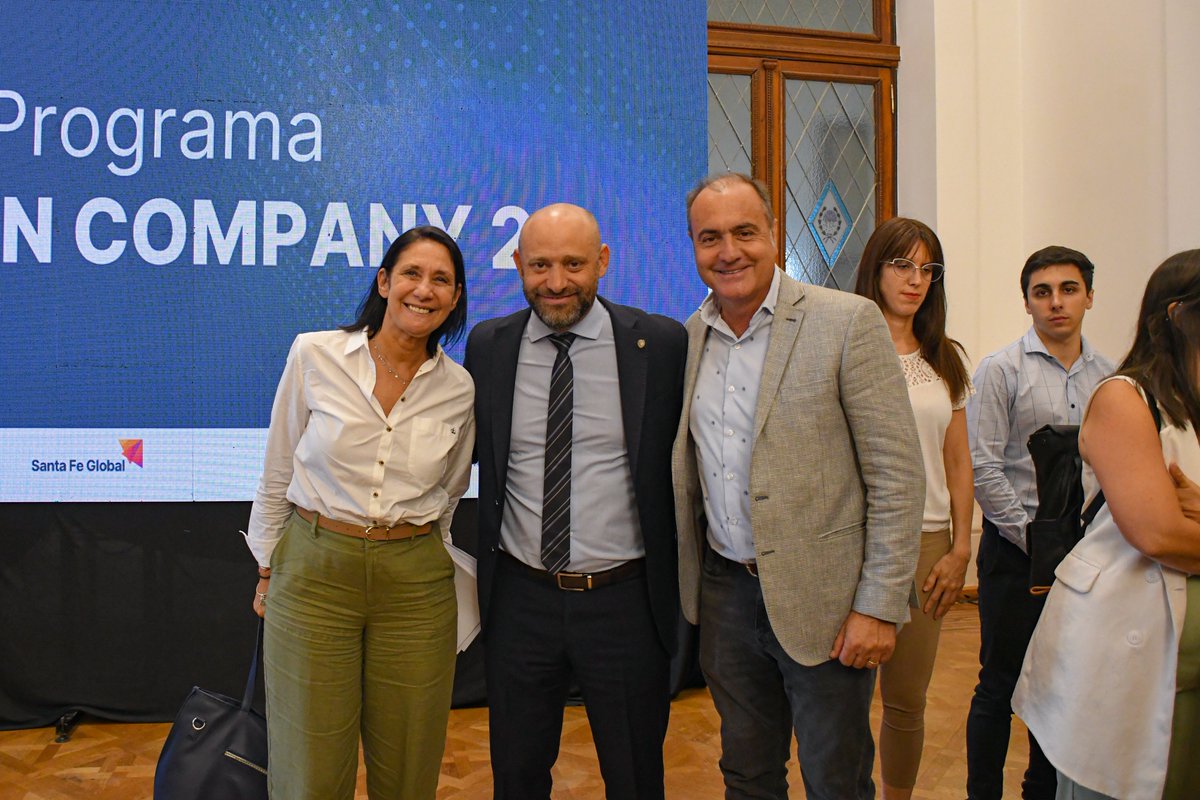CarlosFPighin's tweet photo. Participamos en la presentación de In Company 2, el programa que impulsa a las pymes santafesinas a exportar. Con nuevas herramientas y asesoramiento, seguimos apoyando la internacionalización del sector productivo. #InCompany #SantaFe https://t.co/zM6XxSjOis