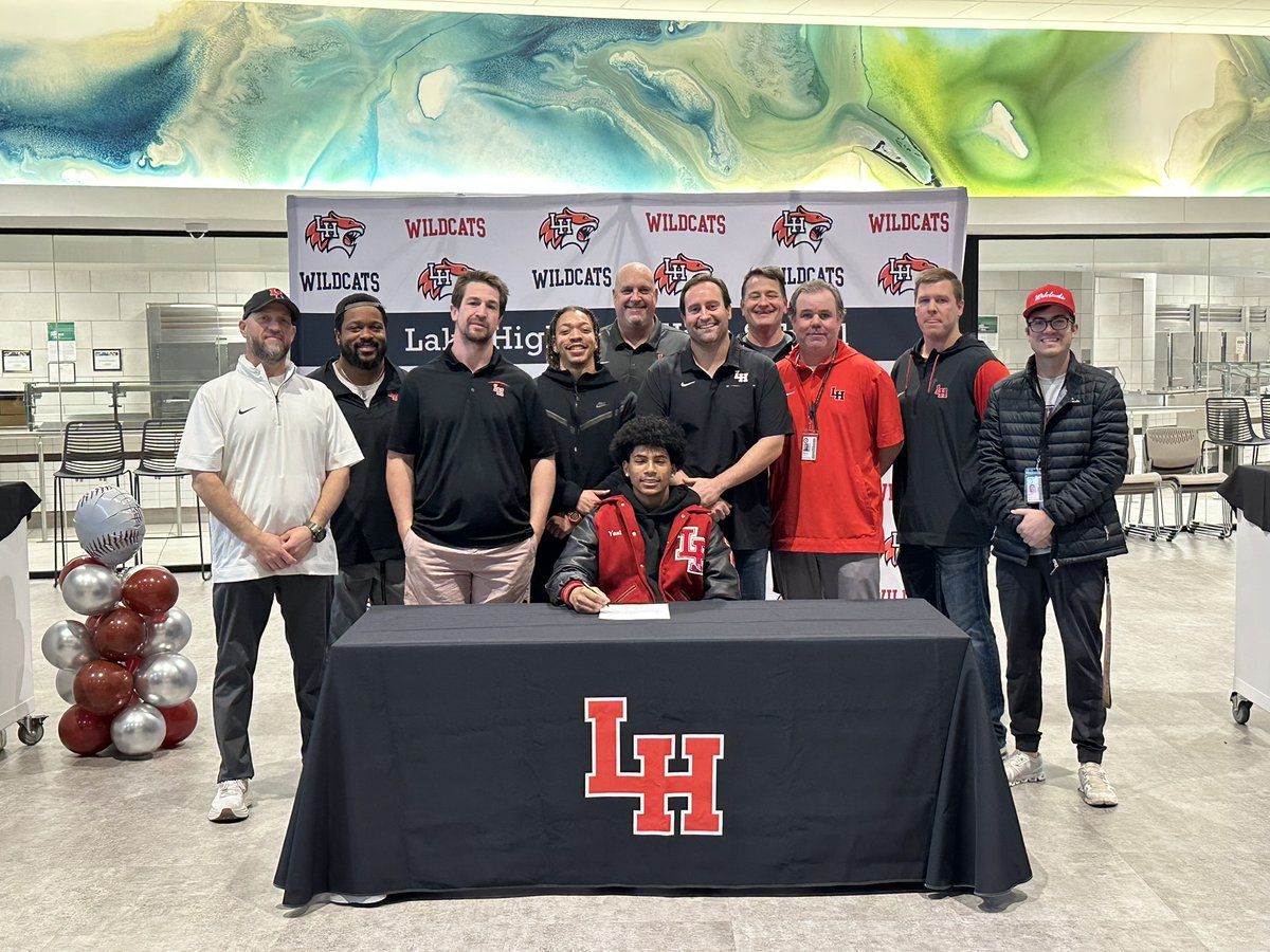 LHHS_FOOTBALL's tweet photo. Congrats to @moore_yani signing with @ECUTigersFB this morning! #RecruitLH https://t.co/mvSIK0k53O