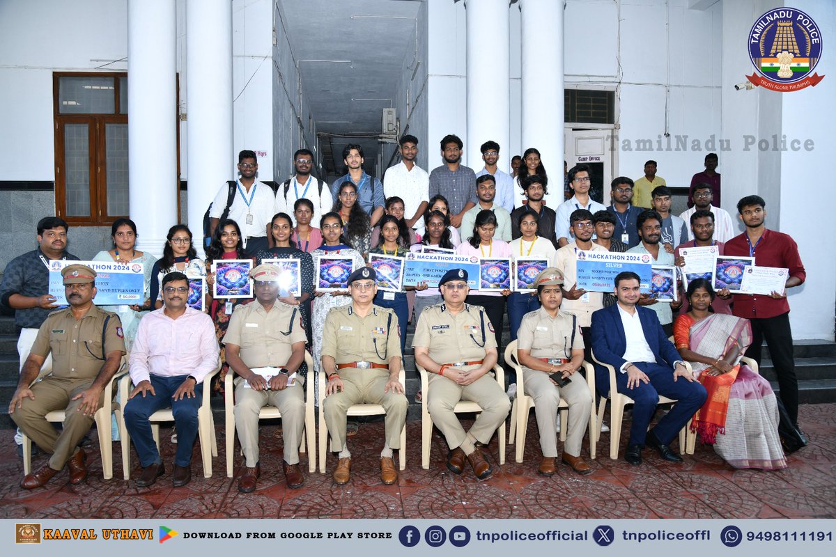 tnpoliceoffl's tweet photo. 2024 ம் ஆண்டிற்கான தமிழ்நாடு போலீஸ் ஹேக்கத்தான் போட்டியில் வெற்றி பெற்ற கல்லூரி மாணவர்களுக்கு ரொக்கப் பரிசுகளை தமிழ்நாடு காவல்துறை இயக்குநர் / படைதலைவர் அவர்களால் வழங்கப்பட்டன.
https://t.co/4ilDUkl2B7
#Hackathon2024 #CyberHackathon #CyberCrime #competition #cyberscam #TNPolice https://t.co/1gcABfHw42