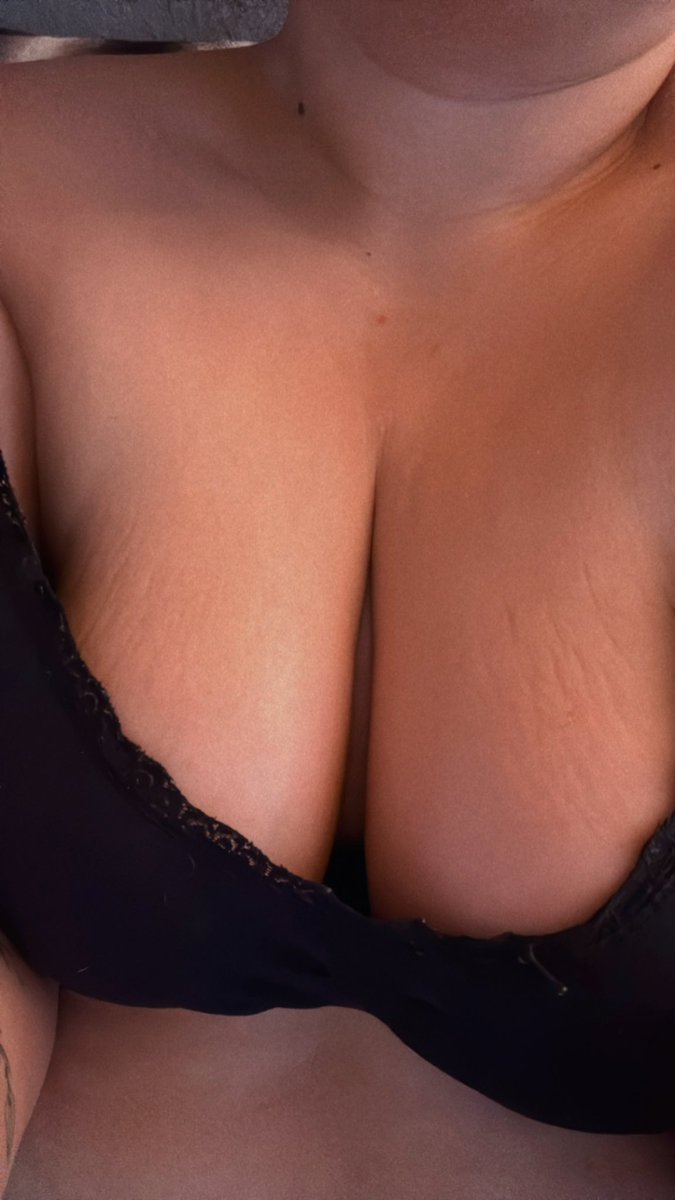 Hab heute Abend Zeit für ein paar online Sessions 🤫😛 

Melde dich bei mir ich weiß das du es brauchst, du kleiner dreckiger Köter 

#findom #fetisch #geldherrin #zahlschwein #paypig