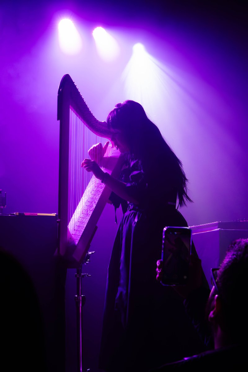 ALG US &amp; Canada tour announcement got me looking at some of my pics from <a href="/alicelongyugao/">Alice Longyu Gao</a> London in November last year so wanna share a random pic I took

didn't get too much great pics tbh because was too busy VIBING OUT! one of my fav shows last year for sure ❤️