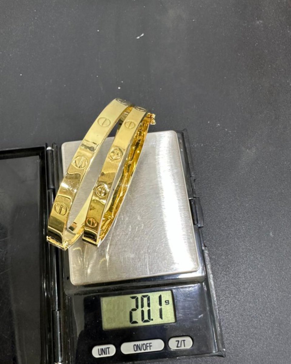 lilmohOfficial's tweet photo. Gold bracelets 🙂‍↔️

Pick a preference 
A, B, C  or D??
All available in different designs and weight https://t.co/2yQuAezHIR