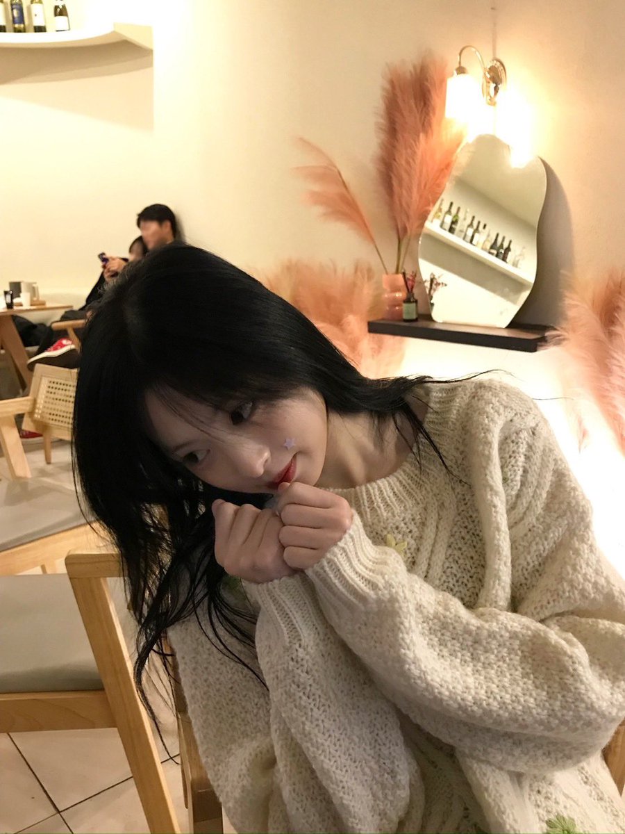 Ahyeon tweet media