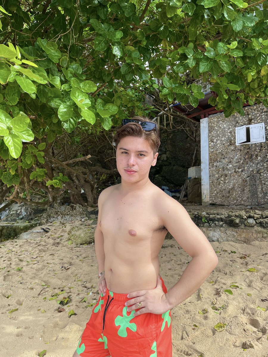 alex_zandervi's tweet photo. matabang bata 🐽 https://t.co/jSjiOHJ5IB