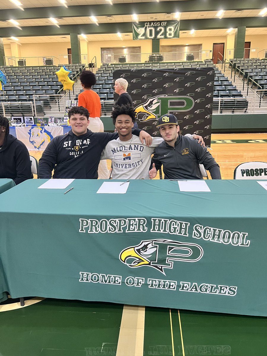 Leopard_BLK's tweet photo. So incredibly proud to watch @saxon_niese at Signing Day! My heart is full!  #UmYahYah @ProsperEaglesFB @StOlafFB @CoachSteamroll @StolafRBC https://t.co/8Vkf5cMiKQ