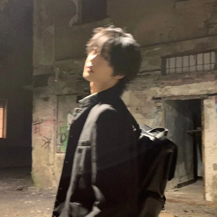 hearttaeche's tweet photo. — Armin x Sucrette || CDM AU

En donde 5 chicos se dedican febrilmente a resolver misterios de su pueblo, desmintiendo mitos y leyendas de este mismo.
o
Donde Momo cae rendidamente enamorada del asustadizo e glotón chico de aquel grupo, tras ser salvada por él.

#cdmtwt https://t.co/gKVFFao2pf