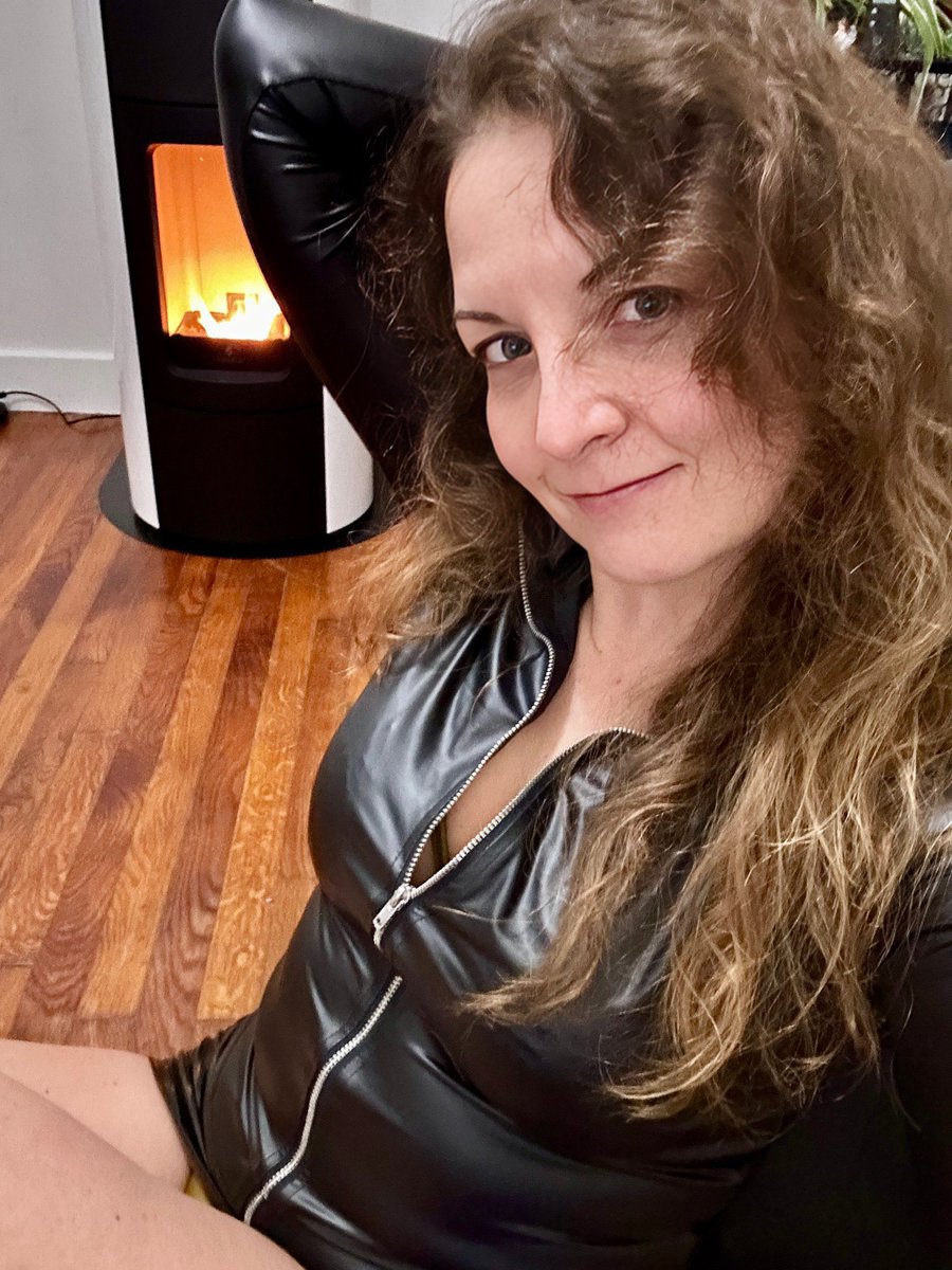 Oksana Glamour tweet media