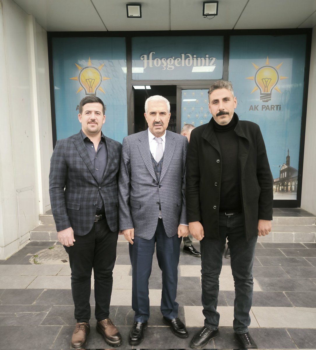 Akparti Çüngüş ilçe Başkanımız Ahmet AKMEŞE ile birlikte il başkanımız 
Ömer İLER'e Hayrlı Olsun Ziyaretinde Bulunduk.....
<a href="/omer_iler/">Ömer İler</a> 
<a href="/ahmetakmesee/">Ahmet Akmeşe</a> 
<a href="/GalipEnsarioglu/">Galip Ensarioğlu</a> 
<a href="/Kepoluasuna/">Suna KEPOLU ATAMAN</a> 
<a href="/erkankandemir/">Erkan Kandemir</a> 
<a href="/yukselmuslum27/">Müslüm Yüksel</a>