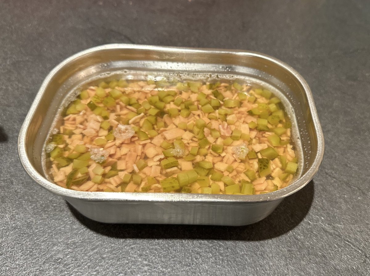 DJ_Ricco's tweet image. @Nath18083415 ce coup ci on a fait plus grand😜 et j’ai bien réussi à faire prendre la gelée 😊 #aspic